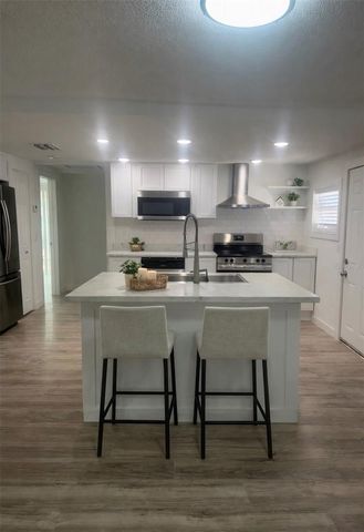 8315 N 14TH STREET, Tampa, FL 33604