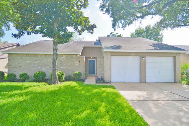 745 Otter Creek Drive, La Porte, TX 77571