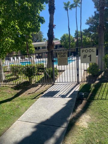 2820 N Arcadia Court 111, Palm Springs, CA 92262