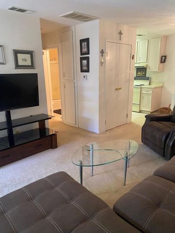2820 N Arcadia Court 111, Palm Springs, CA 92262
