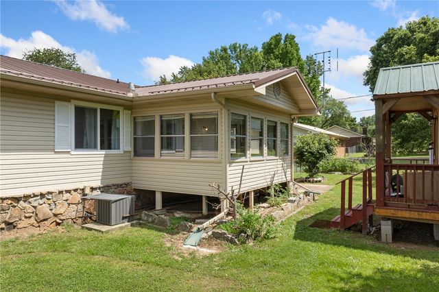 106 Cardinal Street, Harrison, AR 72601