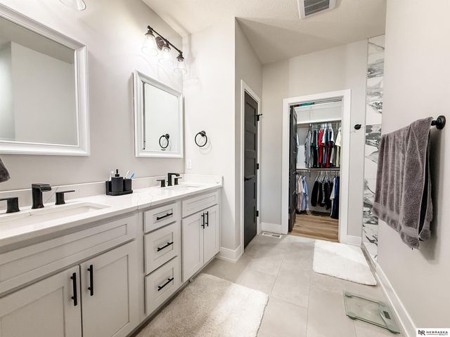 7900 Ponce Drive, Lincoln, NE 68516