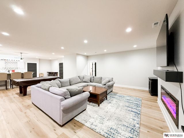 7900 Ponce Drive, Lincoln, NE 68516