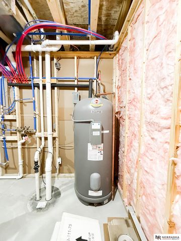 7900 Ponce Drive, Lincoln, NE 68516