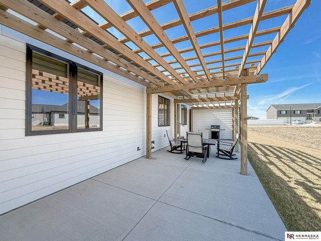 7900 Ponce Drive, Lincoln, NE 68516