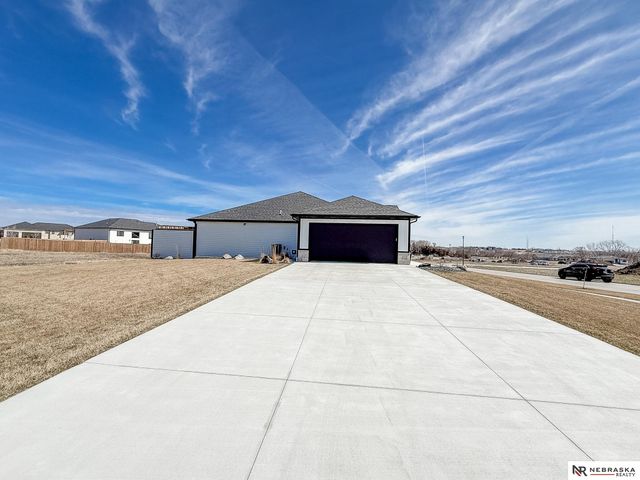 7900 Ponce Drive, Lincoln, NE 68516