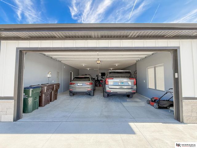 7900 Ponce Drive, Lincoln, NE 68516