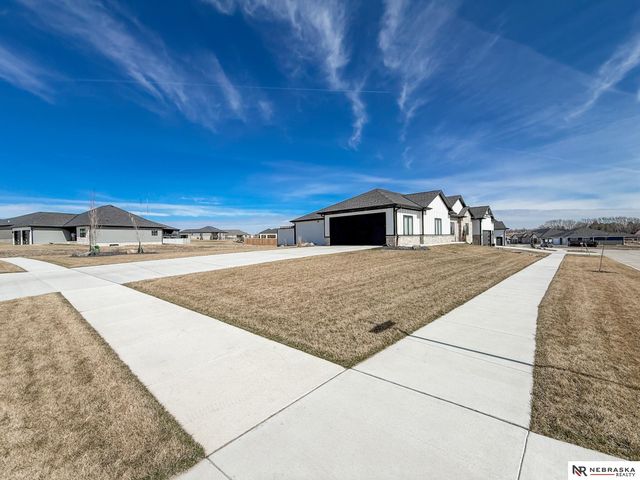 7900 Ponce Drive, Lincoln, NE 68516