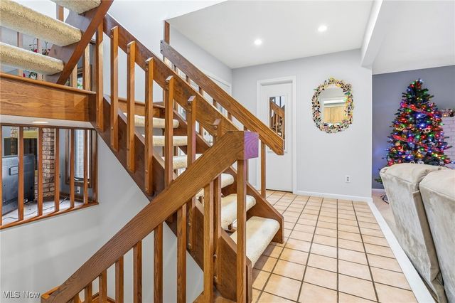 2111 Prestwick Drive 3A, Uniontown, OH 44685