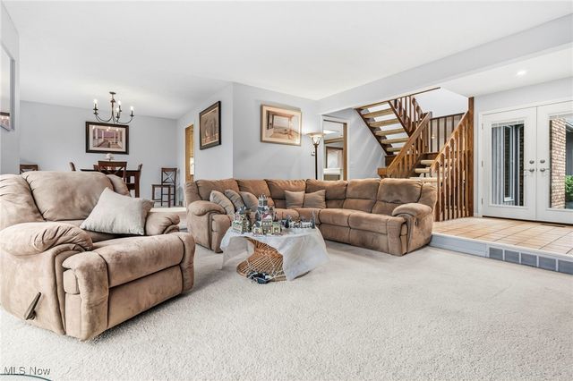 2111 Prestwick Drive 3A, Uniontown, OH 44685