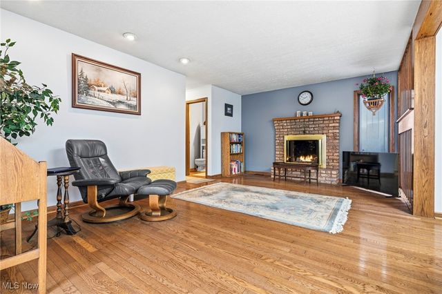 2111 Prestwick Drive 3A, Uniontown, OH 44685