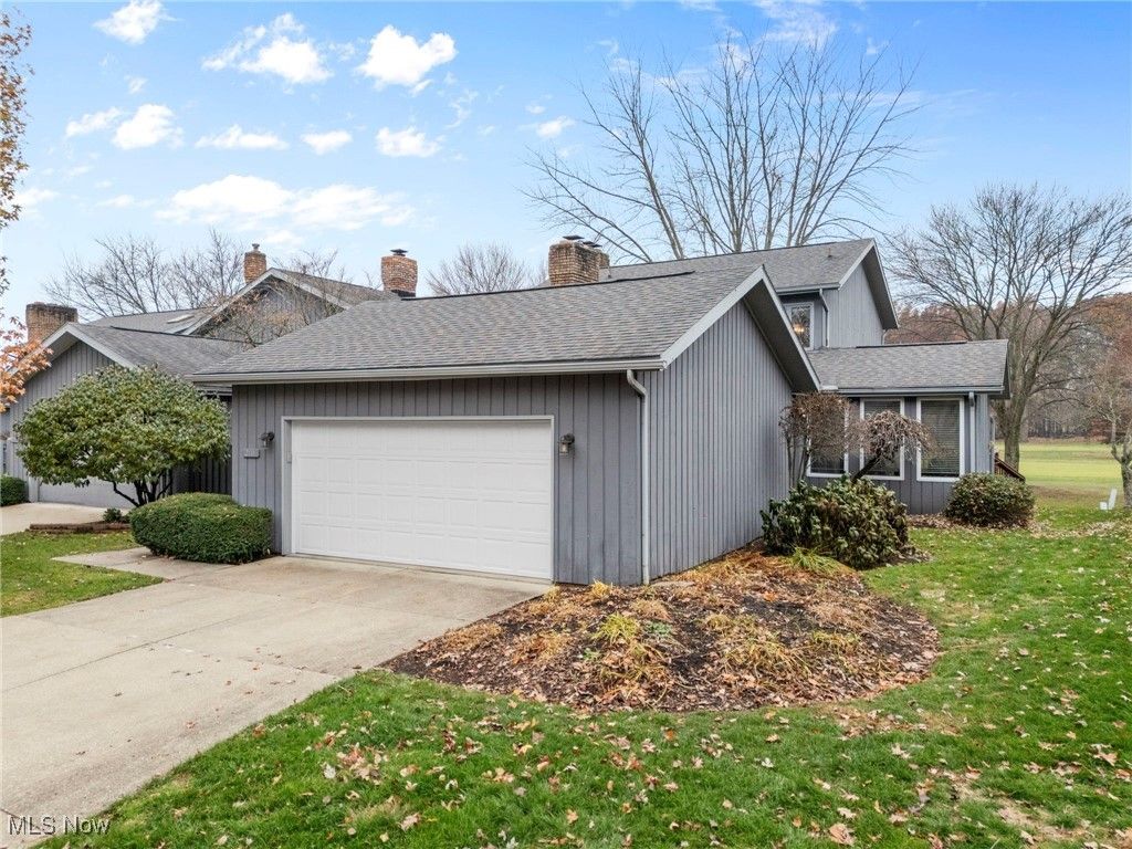 2111 Prestwick Drive 3A, Uniontown, OH 44685