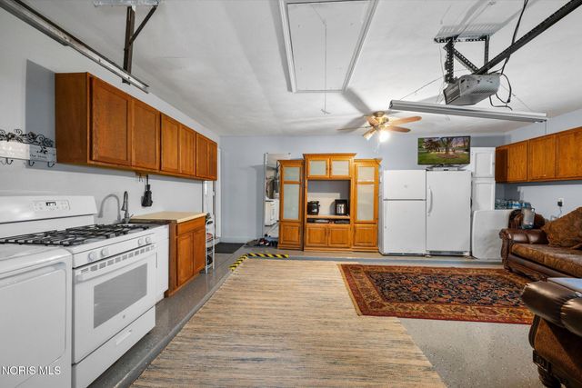 3658 Lauderdale Drive, Toledo, OH 43615
