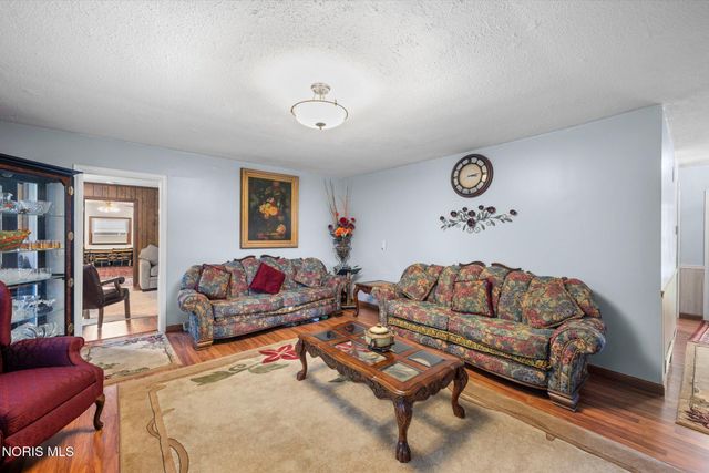 3658 Lauderdale Drive, Toledo, OH 43615
