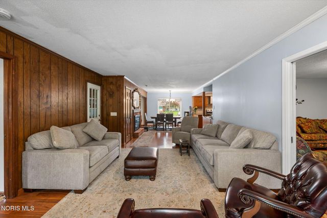 3658 Lauderdale Drive, Toledo, OH 43615