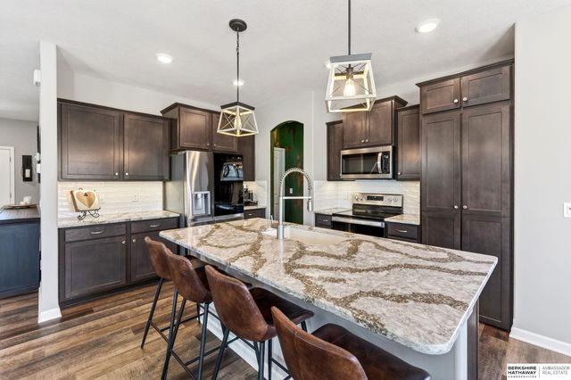 9561 S 183rd Avenue, Omaha, NE 68136