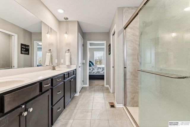 9561 S 183rd Avenue, Omaha, NE 68136