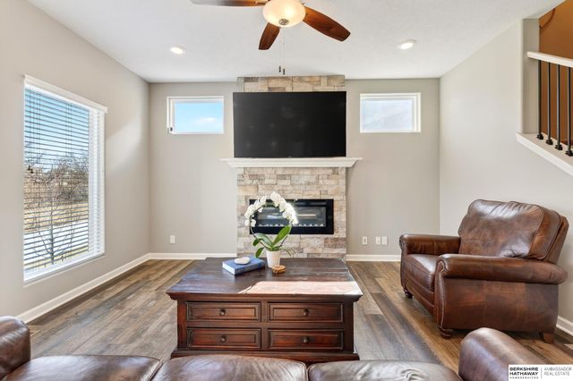 9561 S 183rd Avenue, Omaha, NE 68136