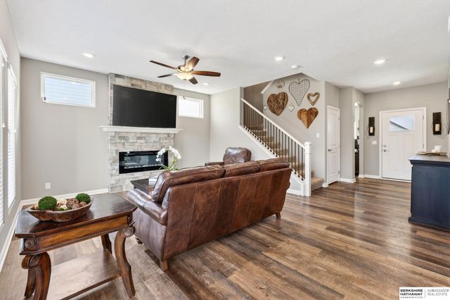 9561 S 183rd Avenue, Omaha, NE 68136