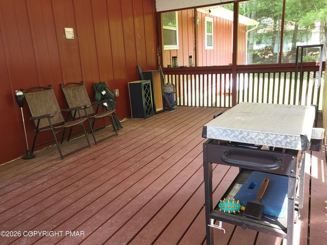 8 Wolf Way, Kidder Twp, PA 18211
