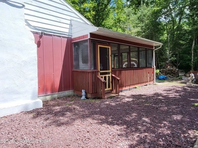 8 Wolf Way, Kidder Twp, PA 18211