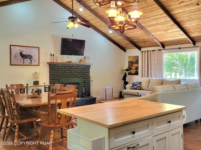 8 Wolf Way, Kidder Twp, PA 18211