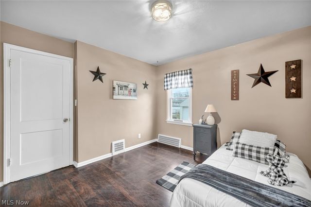 15313 Fernway Drive, Maple Heights, OH 44137