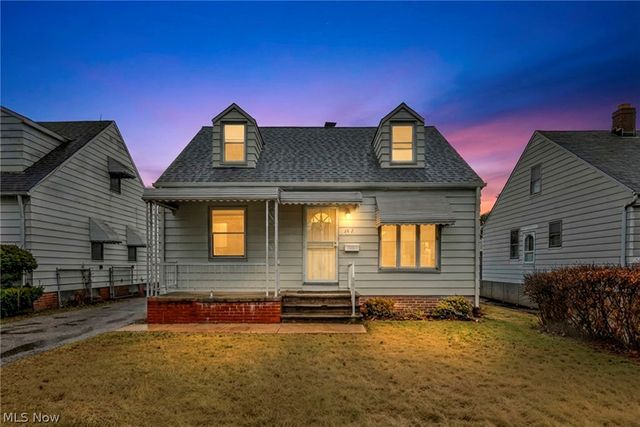 15313 Fernway Drive, Maple Heights, OH 44137