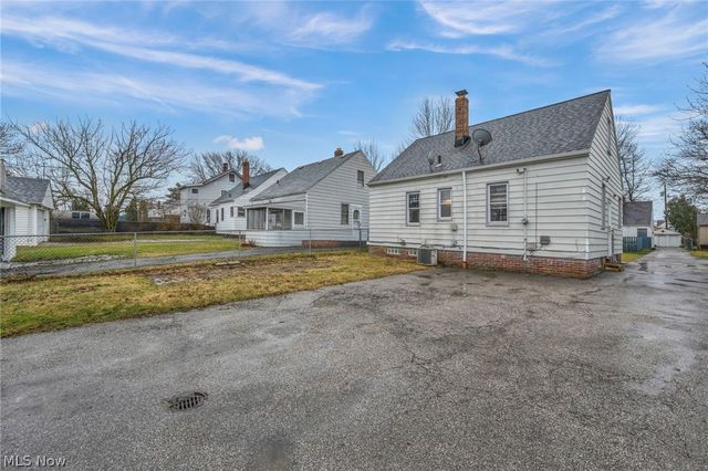 15313 Fernway Drive, Maple Heights, OH 44137