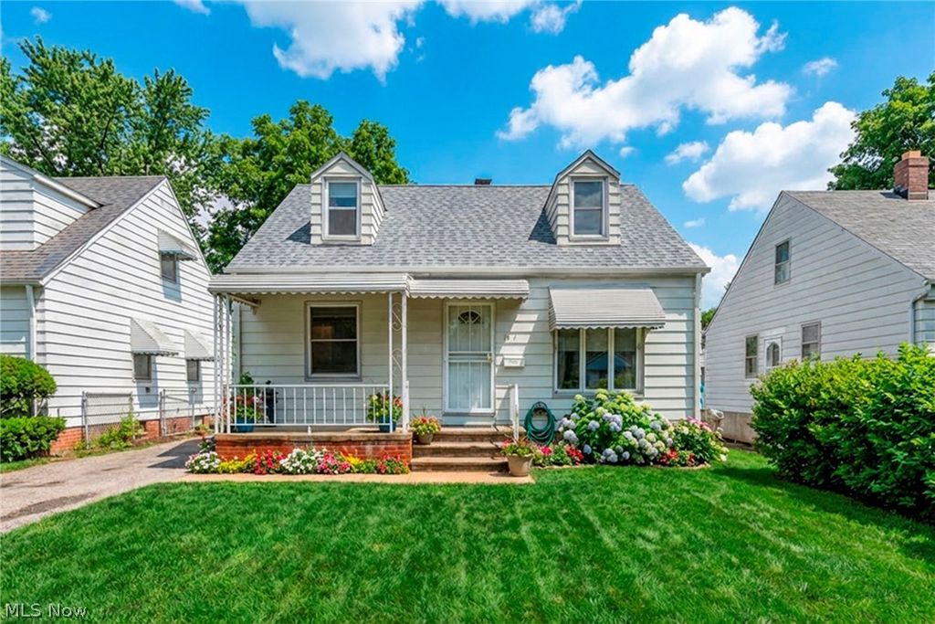 15313 Fernway Drive, Maple Heights, OH 44137