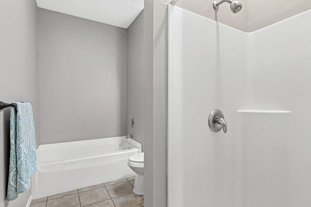 2917 Hemingway Drive, Chaska, MN 55318