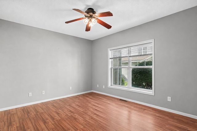 2917 Hemingway Drive, Chaska, MN 55318