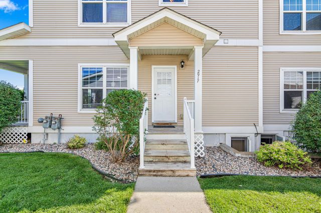 2917 Hemingway Drive, Chaska, MN 55318