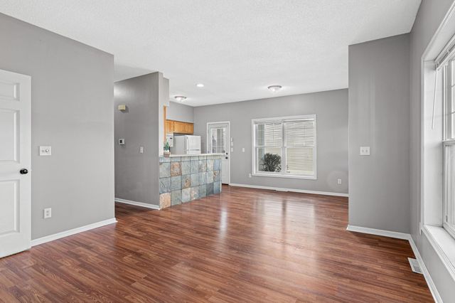 2917 Hemingway Drive, Chaska, MN 55318