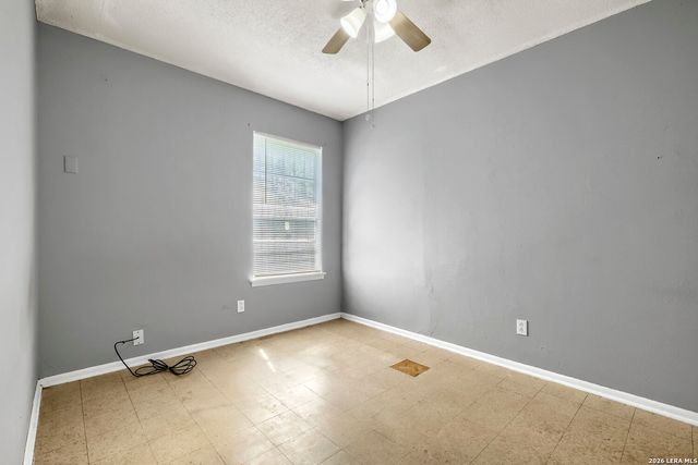 6906 MARTINIQUE DR, San Antonio, TX 78227