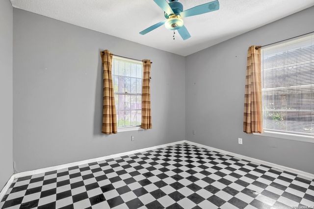 6906 MARTINIQUE DR, San Antonio, TX 78227