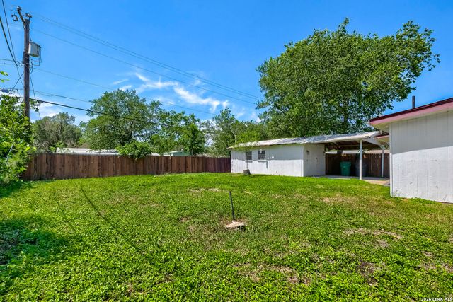 6906 MARTINIQUE DR, San Antonio, TX 78227