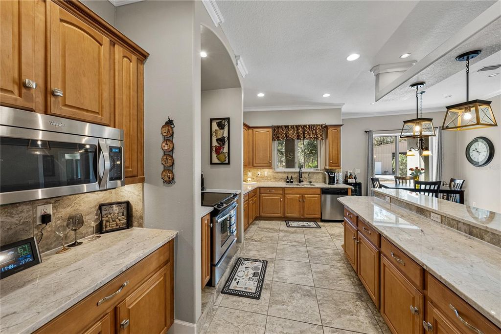 Image 15 of property listing at 27154 RAVENS BROOK ROAD, Wesley Chapel, FL 33544