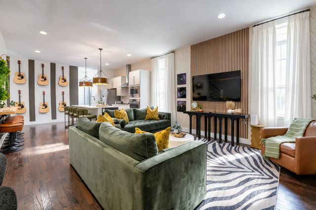 1015 11th Ave, S, Nashville, TN 37203