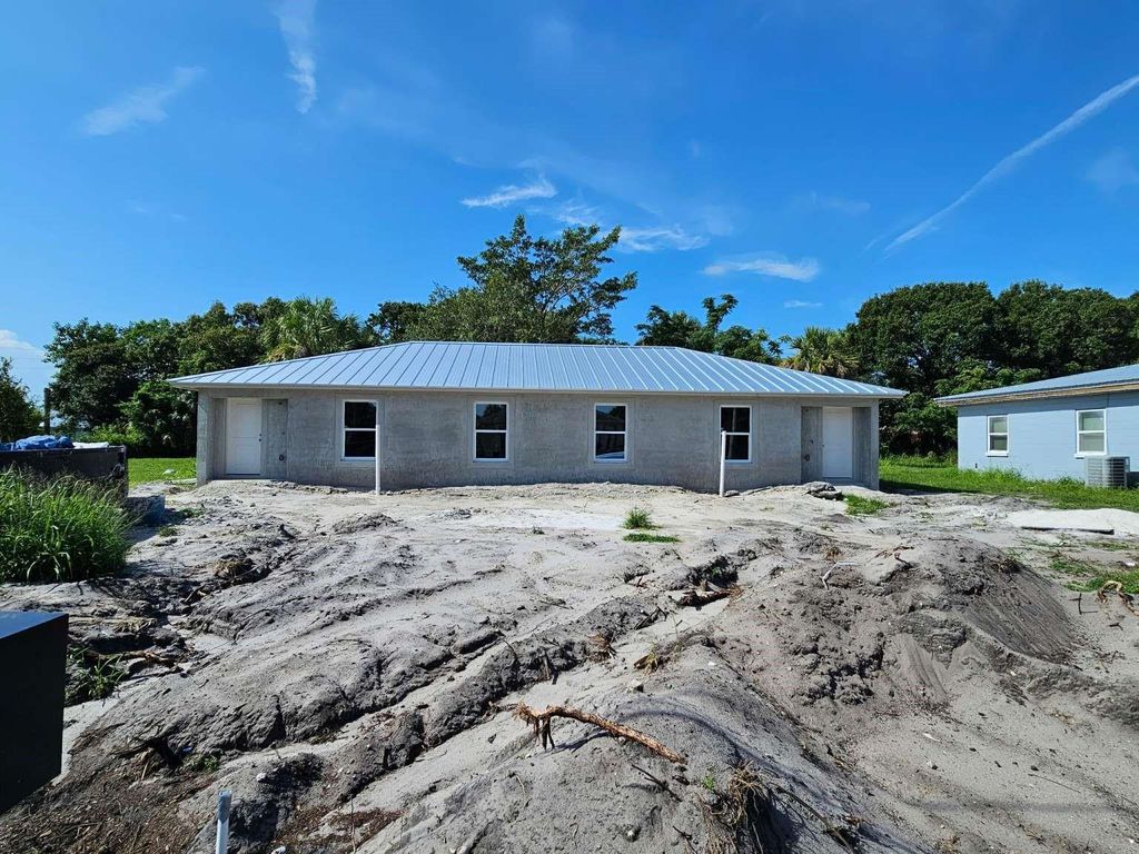 1115 Avenue F, Fort Pierce, FL 34950