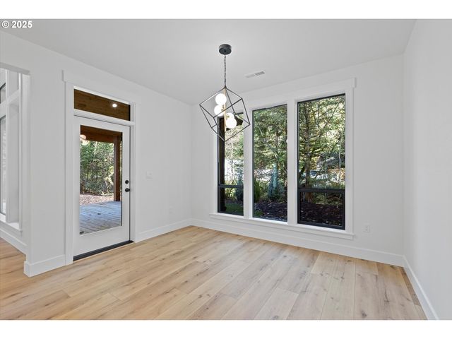 24512 E Bright Ave, Welches, OR 97067