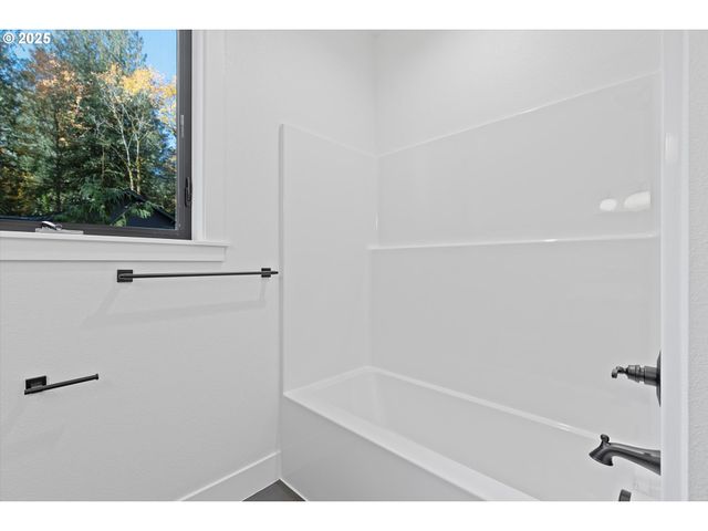 24512 E Bright Ave, Welches, OR 97067