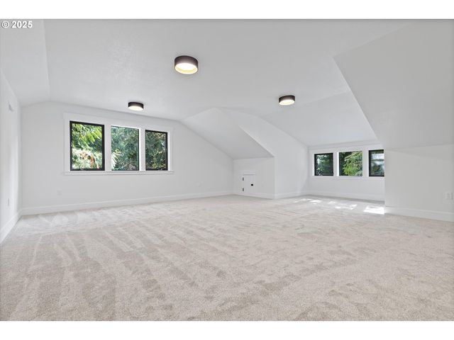 24512 E Bright Ave, Welches, OR 97067