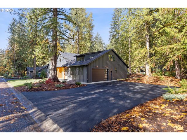 24512 E Bright Ave, Welches, OR 97067