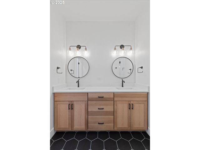 24512 E Bright Ave, Welches, OR 97067