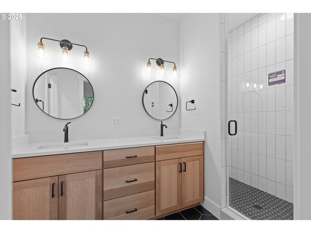 24512 E Bright Ave, Welches, OR 97067