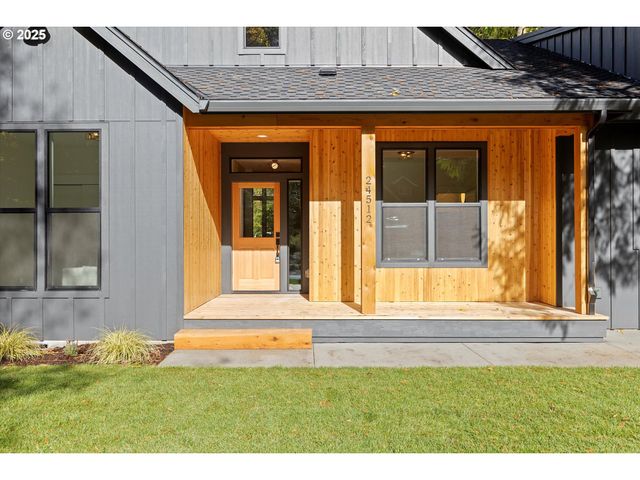 24512 E Bright Ave, Welches, OR 97067