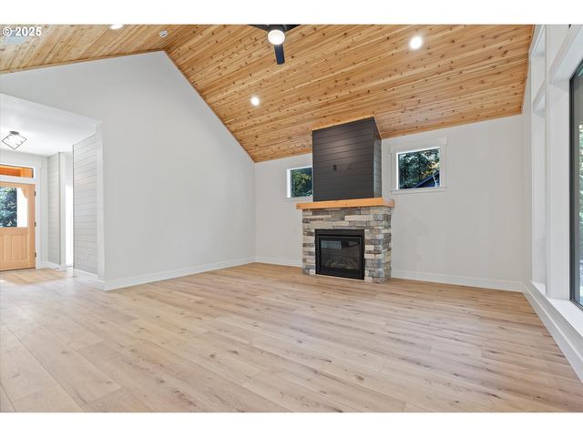 24512 E Bright Ave, Welches, OR 97067