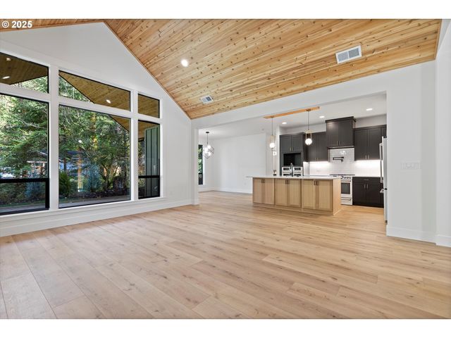 24512 E Bright Ave, Welches, OR 97067