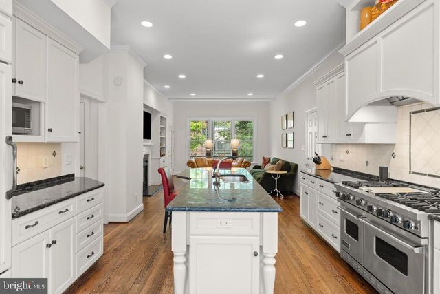 9200 TOWN GATE LN, Bethesda, MD 20817